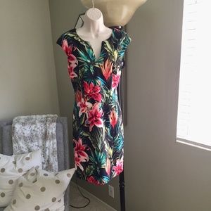 Connected Apparel floral/tropical dress Size 6